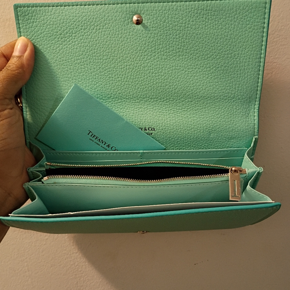 Tiffany & Co. NWOT, Women's, Continental Wallet, Snap Closure, Color Turquoise - Picture 10 of 16